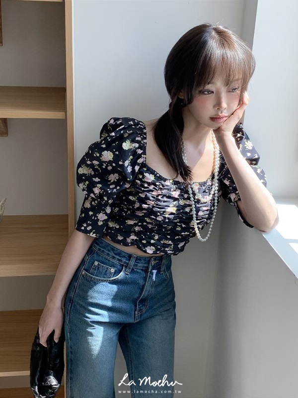 碎花抓皺短版上衣